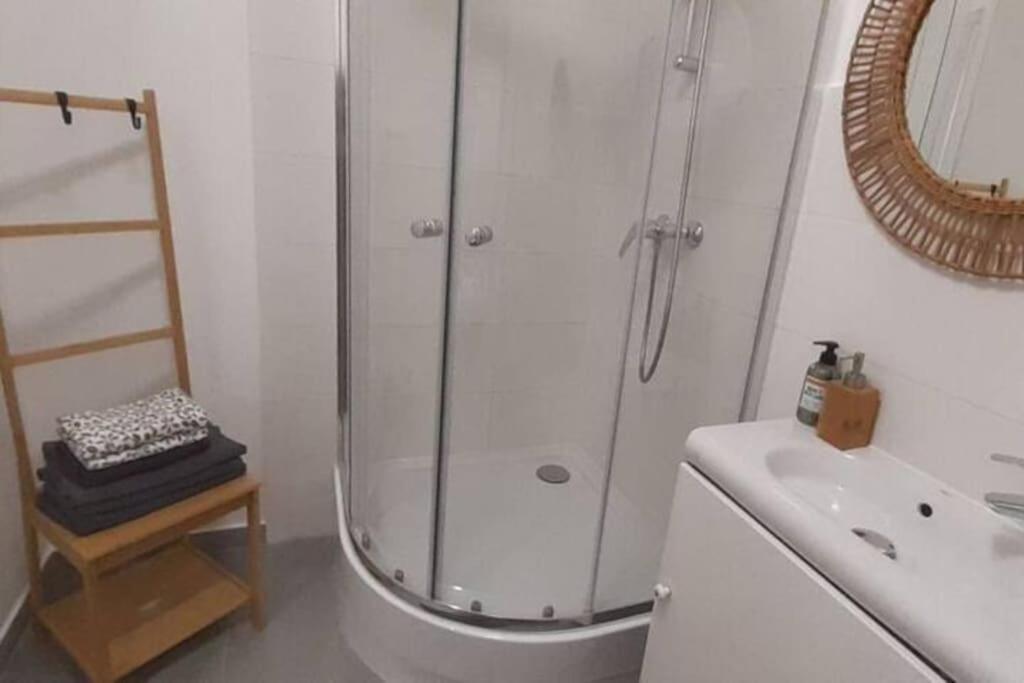 Lemuria Apartament Szkolna Centrum ليجنيكا المظهر الخارجي الصورة